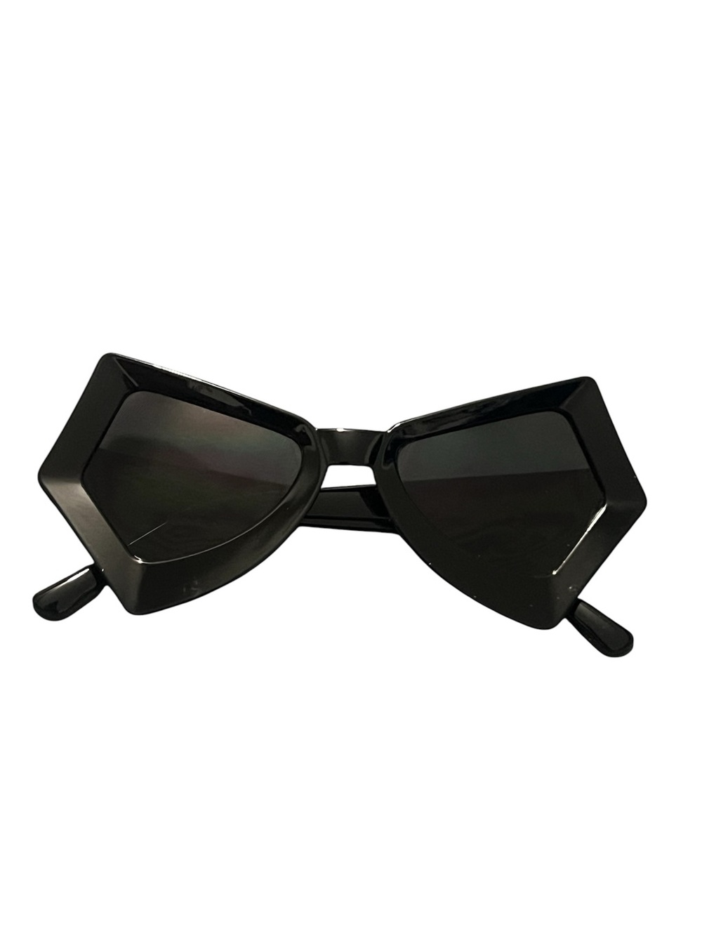 Sleek Black Angular Cat-Eye Sunglasses